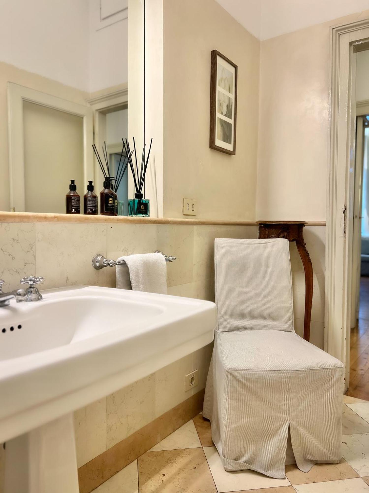 Comecasa 2 Bedrooms Apartment In Via Curtatone Milánó Kültér fotó